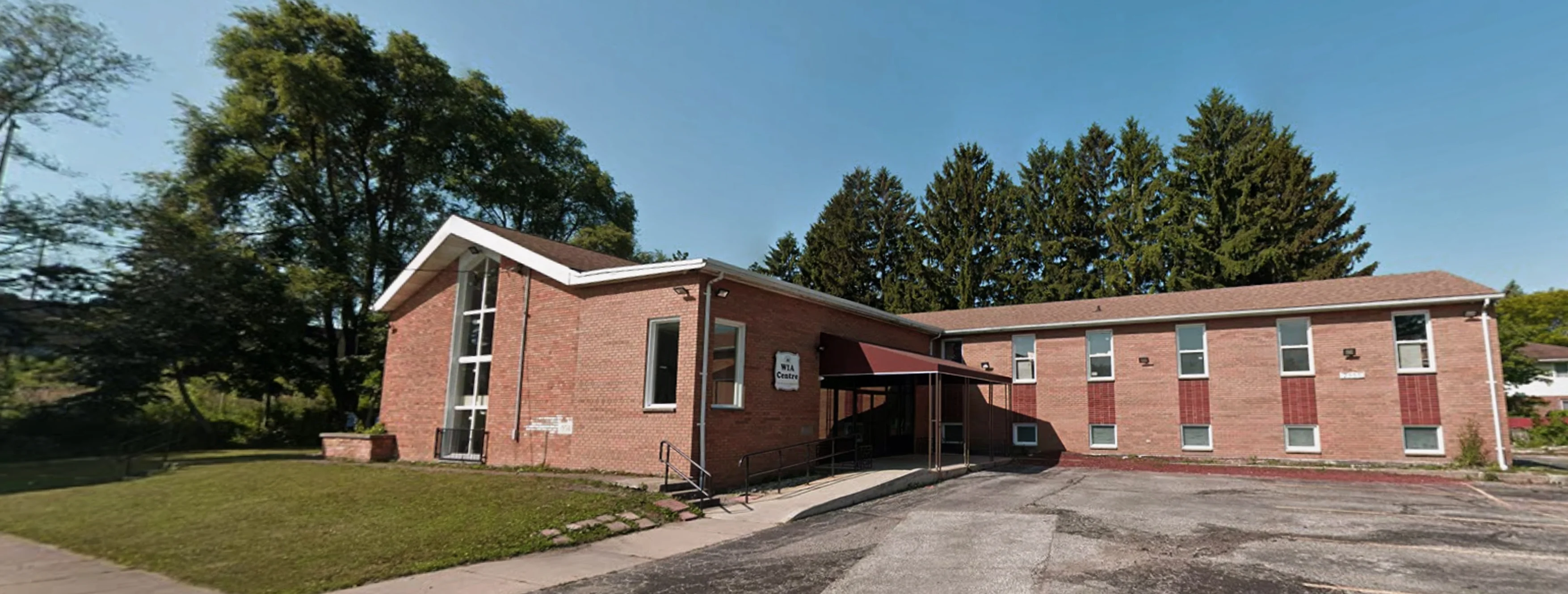 Exterior view of Windsor Islamic Association Centre Windsor building